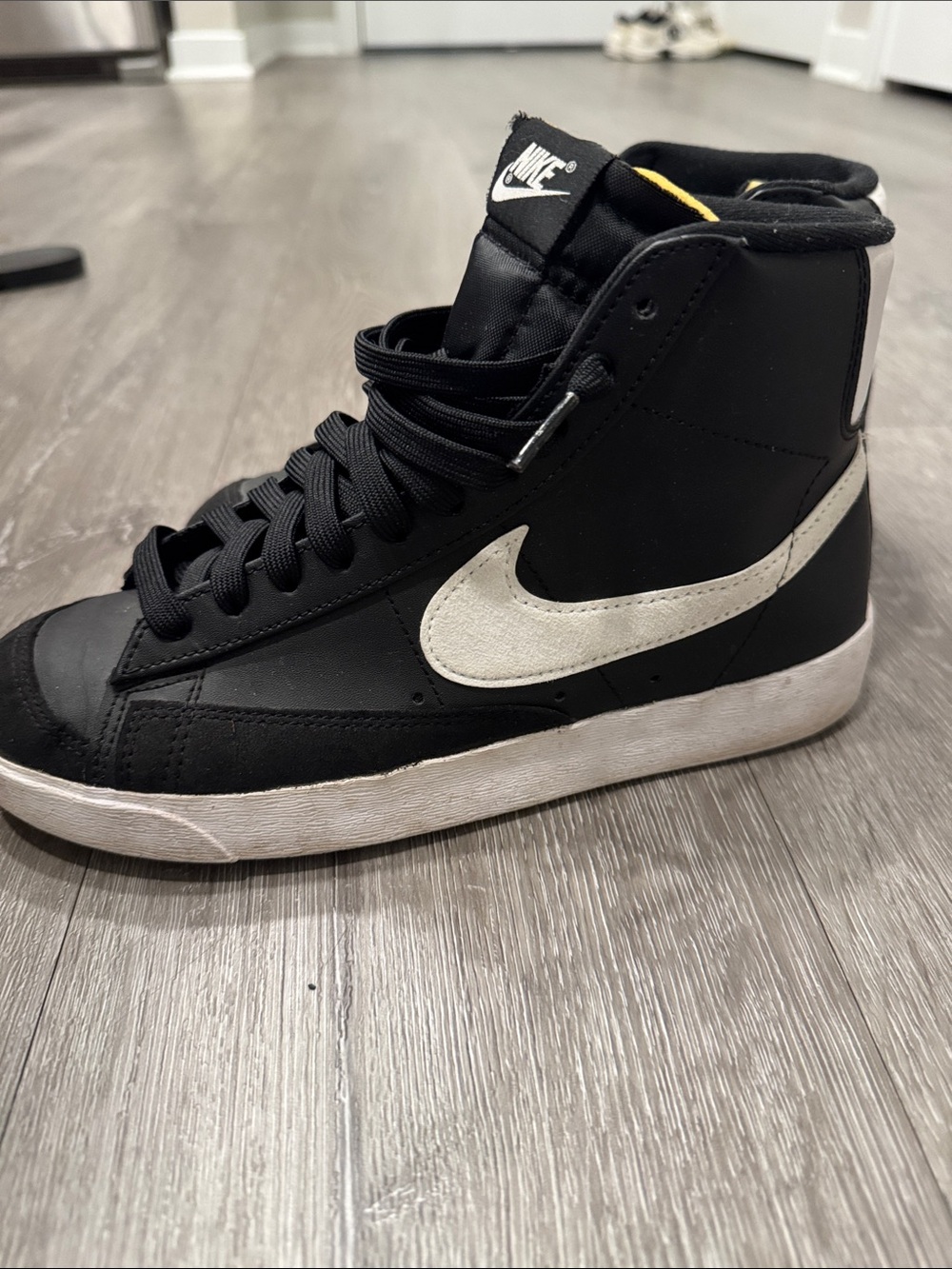 Nike High-Top Sneaker in Black with White Swoosh blazer